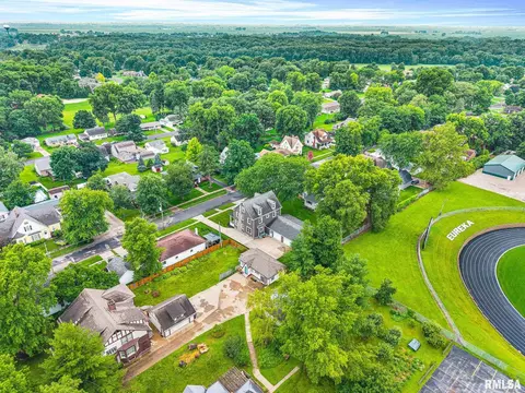 View/Area - 201 W Burton Ave, Eureka, IL 61530 photo 6 of 9