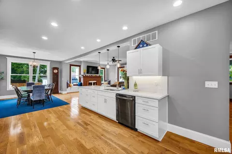 Kitchen - 201 W Burton Ave, Eureka, IL 61530 photo 3 of 4