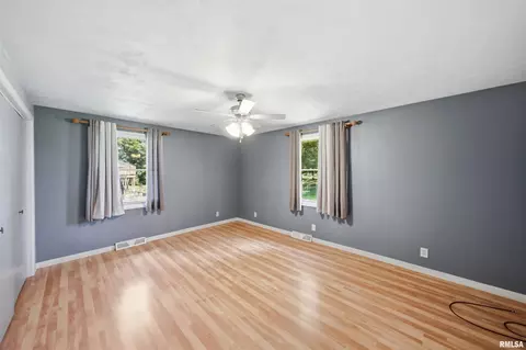 Bedroom - 334 E Glendale St, Manito, IL 61546 photo 1 of 11