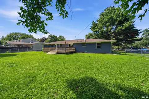 Exterior - 334 E Glendale St, Manito, IL 61546 photo 8 of 11
