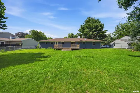 Exterior - 334 E Glendale St, Manito, IL 61546 photo 10 of 11