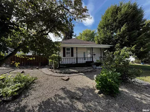513 N 21st St, Herrin, IL 62948