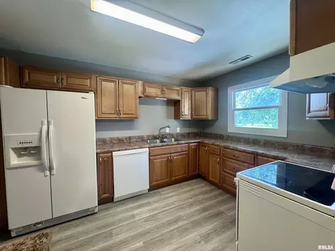 403 E Murray St, Macomb, IL 61455 photo 6