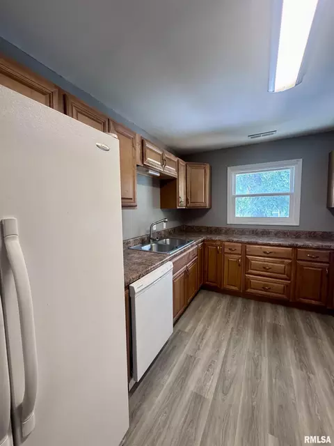 403 E Murray St, Macomb, IL 61455 photo 9