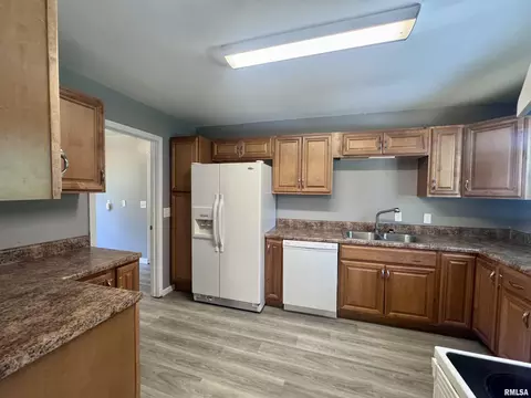 403 E Murray St, Macomb, IL 61455 photo 7