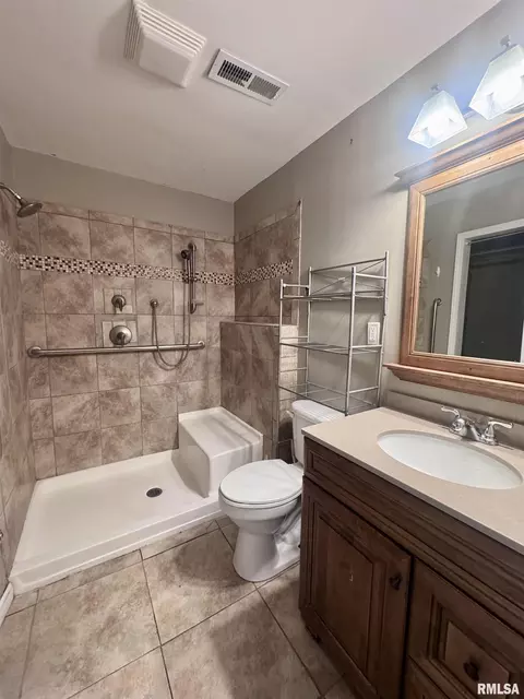403 E Murray St, Macomb, IL 61455 photo 13