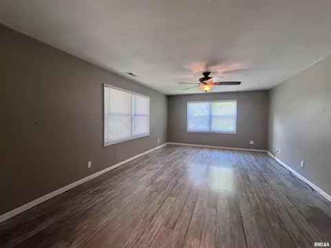 403 E Murray St, Macomb, IL 61455 photo 5