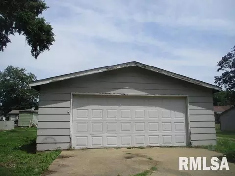 601 Maple Ave, Saint David, IL 61563 photo 5