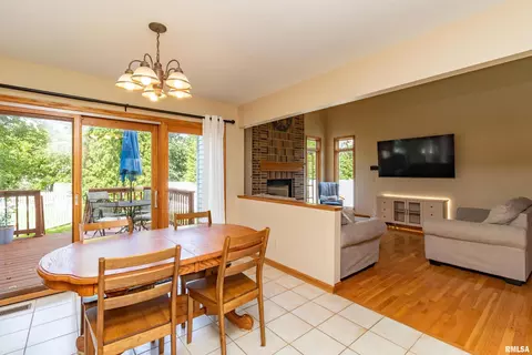 Dining - 415 Mackenzie Pl, Germantown Hills, IL 61548 photo 2 of 2