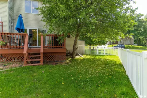 Exterior - 415 Mackenzie Pl, Germantown Hills, IL 61548 photo 8 of 13
