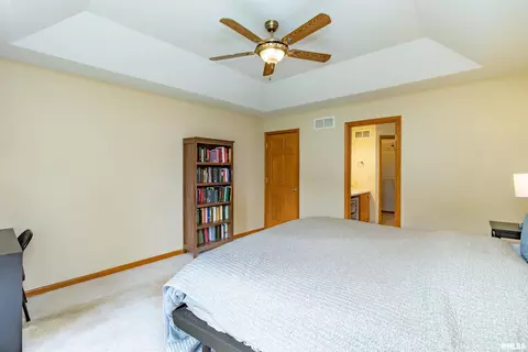 Bedroom - 415 Mackenzie Pl, Germantown Hills, IL 61548 photo 2 of 6