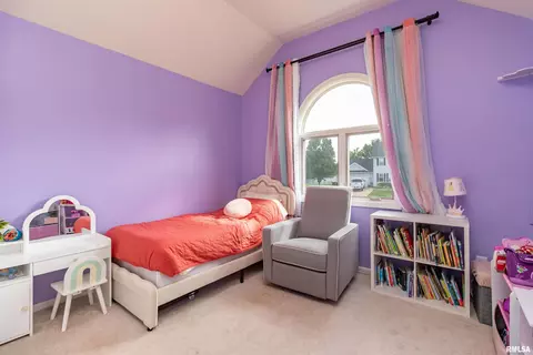 Bedroom - 415 Mackenzie Pl, Germantown Hills, IL 61548 photo 3 of 6