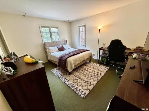 Bedroom - 10 Rye Ct, Macomb, IL 61455 photo 2 of 3