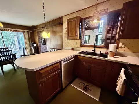 Kitchen - 10 Rye Ct, Macomb, IL 61455 photo 1 of 2