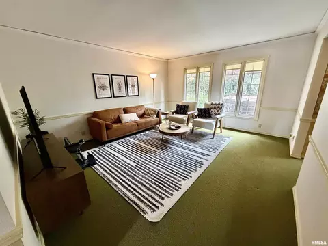 Living - 10 Rye Ct, Macomb, IL 61455 photo 3 of 3