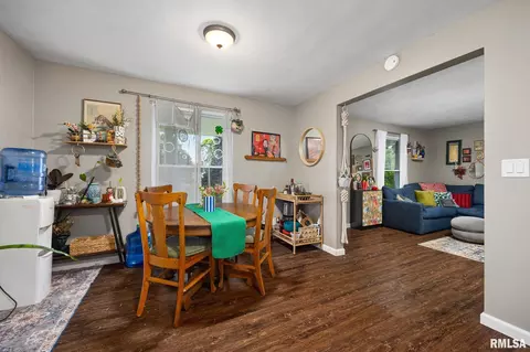 Dining - 601 Devonshire Rd, Washington, IL 61571 photo 1 of 2