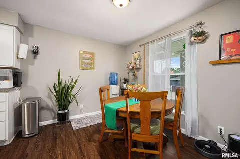 Dining - 601 Devonshire Rd, Washington, IL 61571 photo 2 of 2