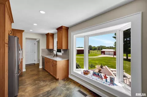 Entry Way - 1545 County Road 800 N Rd, Eureka, IL 61530 photo 4 of 5