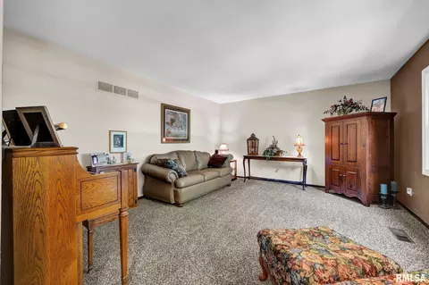 Living - 1545 County Road 800 N Rd, Eureka, IL 61530 photo 1 of 6