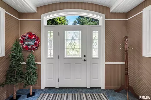 Entry Way - 1545 County Road 800 N Rd, Eureka, IL 61530 photo 1 of 5