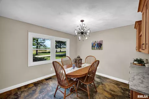 Dining - 1545 County Road 800 N Rd, Eureka, IL 61530 photo 2 of 5