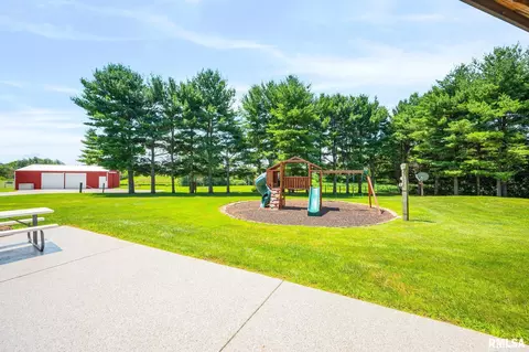 Exterior - 1545 County Road 800 N Rd, Eureka, IL 61530 photo 10 of 17