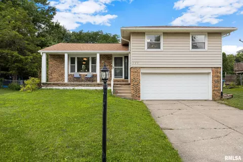 209 Juniper Ln, East Peoria, IL 61611