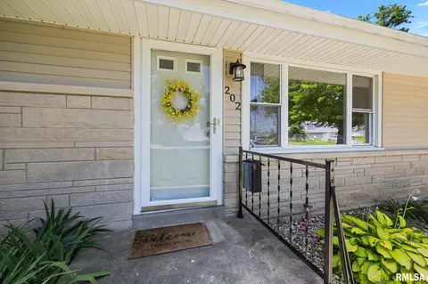 Exterior - 202 Devonshire Rd, Washington, IL 61571 photo 1 of 8