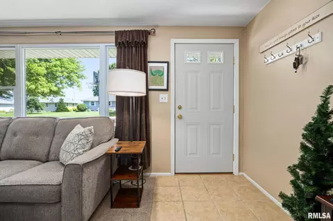 Entry Way - 202 Devonshire Rd, Washington, IL 61571 photo 1 of 1