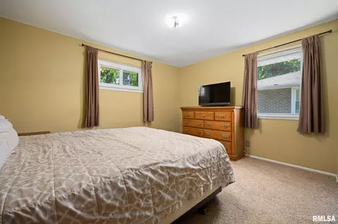 Bedroom - 202 Devonshire Rd, Washington, IL 61571 photo 4 of 7