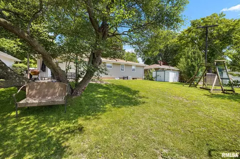 Exterior - 202 Devonshire Rd, Washington, IL 61571 photo 7 of 8