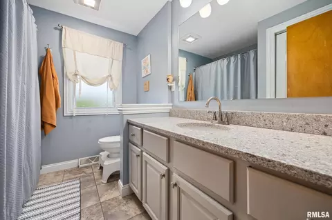 Bath - 202 Devonshire Rd, Washington, IL 61571 photo 1 of 2