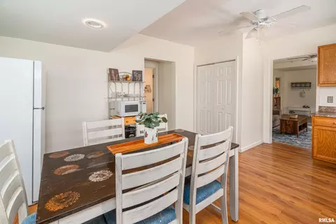 Dining - 1516 W Maple St, Herrin, IL 62948 photo 1 of 1