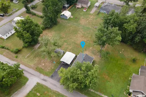 View/Area - 1516 W Maple St, Herrin, IL 62948 photo 2 of 3