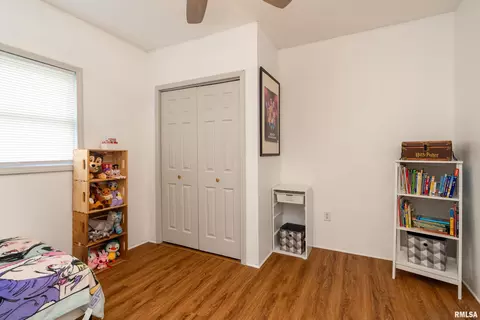 Bedroom - 1516 W Maple St, Herrin, IL 62948 photo 4 of 4