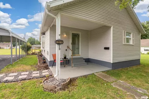 Exterior - 1516 W Maple St, Herrin, IL 62948 photo 4 of 4