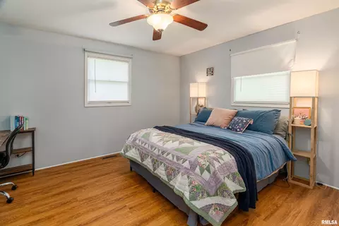 Bedroom - 1516 W Maple St, Herrin, IL 62948 photo 1 of 4
