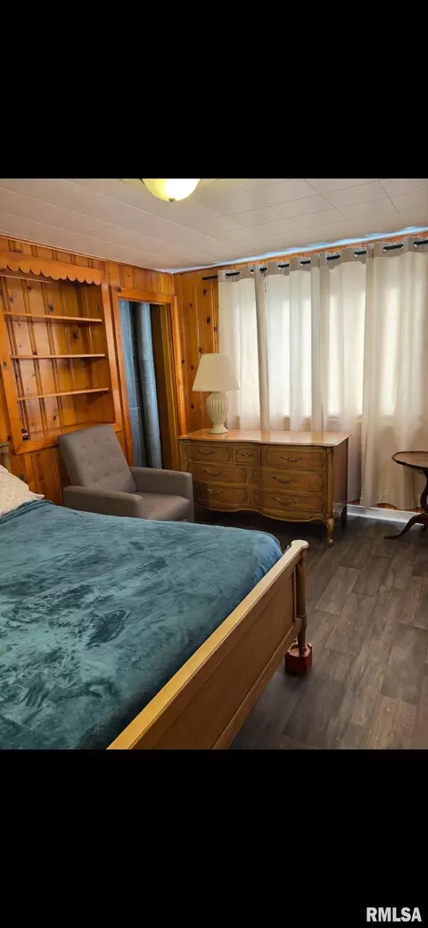 Bedroom - 564 S Main St, Canton, IL 61520 photo 2 of 2