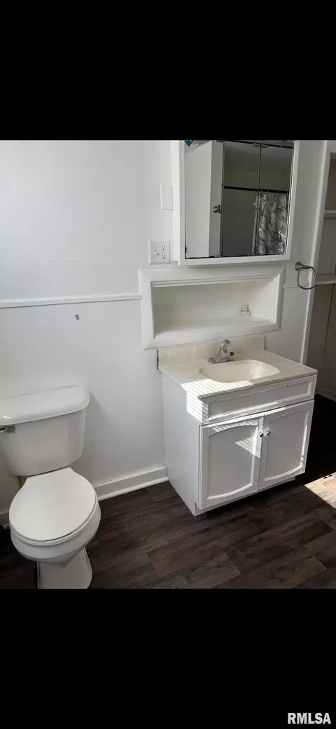 Bath - 564 S Main St, Canton, IL 61520 photo 2 of 2