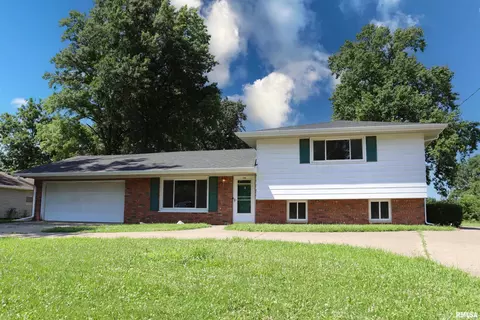 1508 Springfield Rd, East Peoria, IL 61611