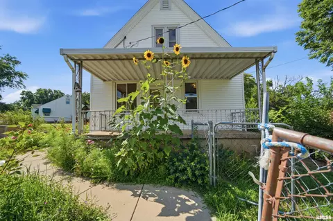 410 Pekin Ave, East Peoria, IL 61611