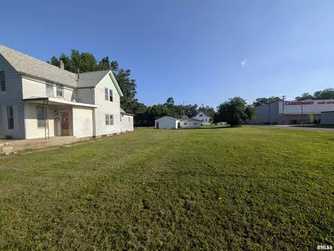 1019 Broadway St, Pekin, IL 61554