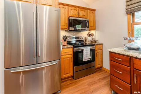 Kitchen - 2000 Emily Ln, Marion, IL 62959 photo 4 of 4
