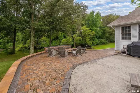 Exterior - 2000 Emily Ln, Marion, IL 62959 photo 13 of 18