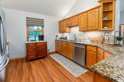Kitchen - 2000 Emily Ln, Marion, IL 62959 photo 2 of 4