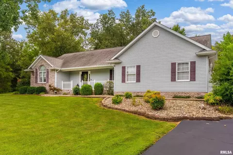Exterior - 2000 Emily Ln, Marion, IL 62959 photo 3 of 18