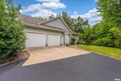 Exterior - 2000 Emily Ln, Marion, IL 62959 photo 18 of 18