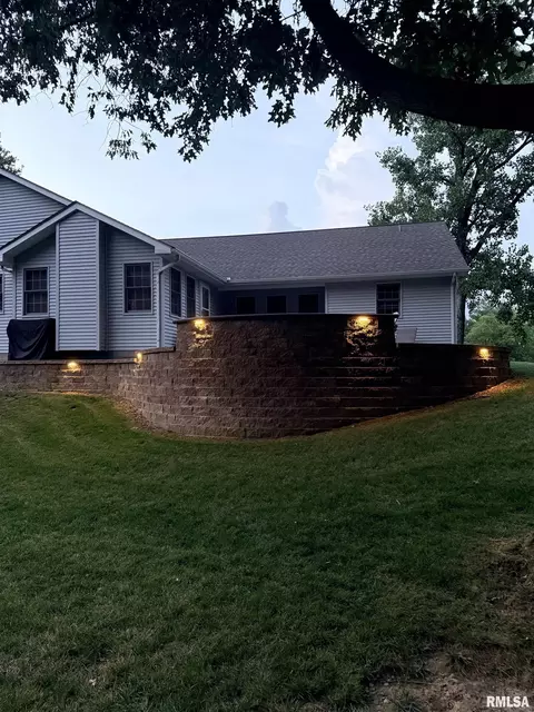 Exterior - 2000 Emily Ln, Marion, IL 62959 photo 10 of 18