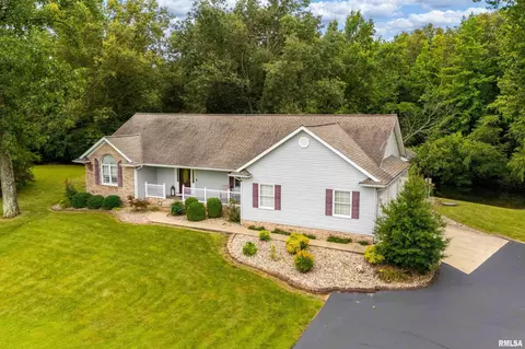 Exterior - 2000 Emily Ln, Marion, IL 62959 photo 17 of 18