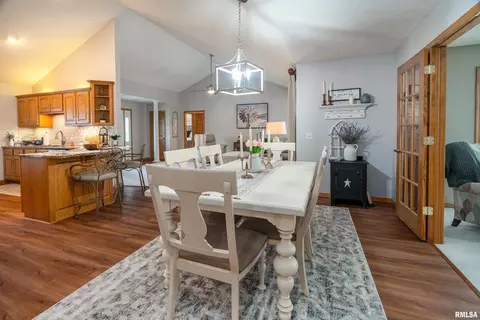 Dining - 2000 Emily Ln, Marion, IL 62959 photo 1 of 2